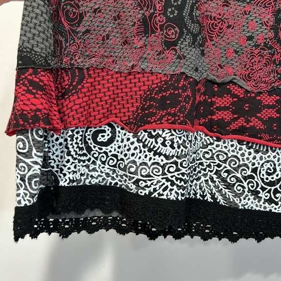 Desigual lace print tier layer mini skirt women’s small black red white - Picture 3 of 8